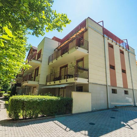 Plazs Home Apartman Сиофок Екстериор снимка