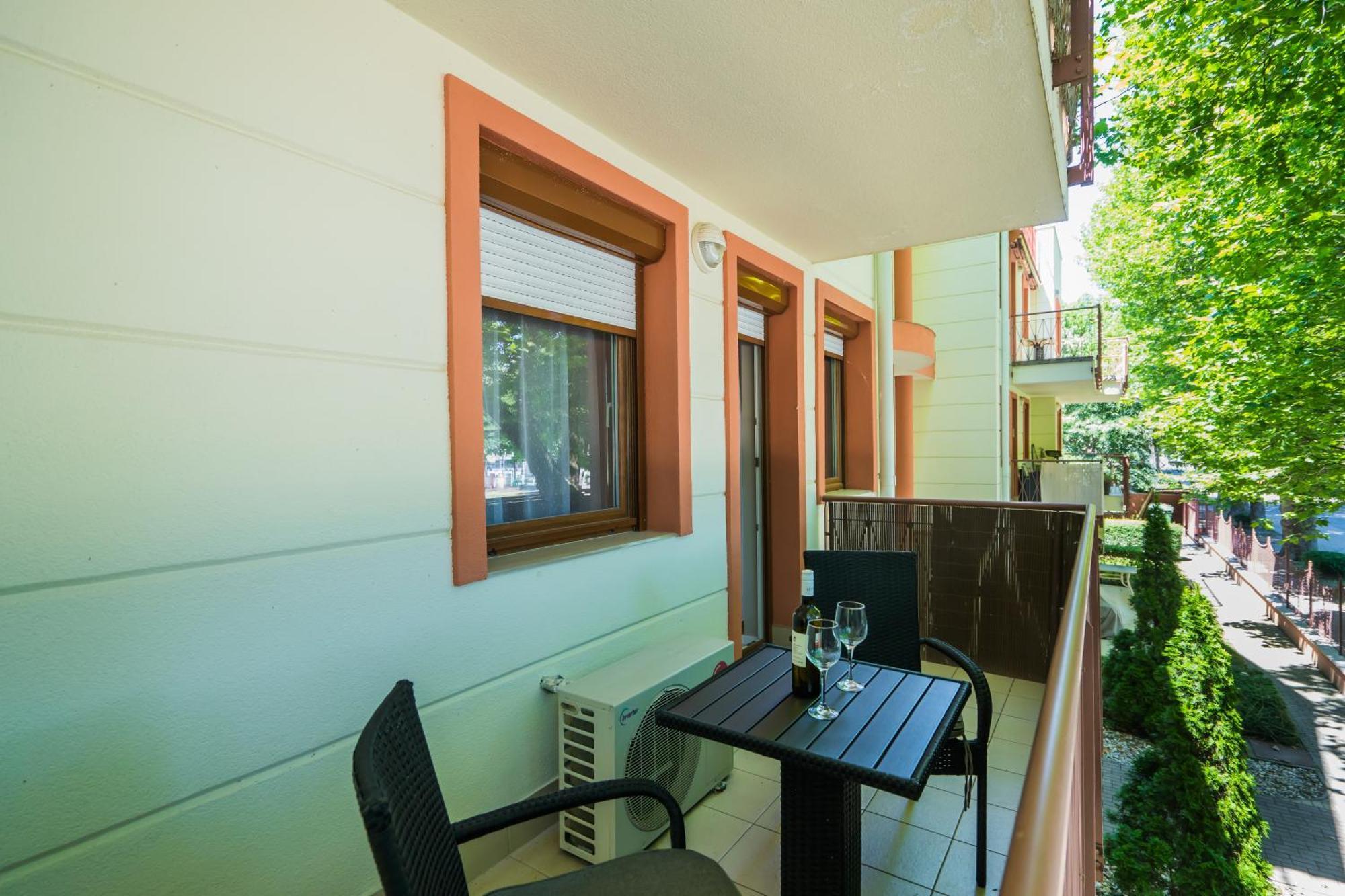 Plazs Home Apartman Сиофок Екстериор снимка